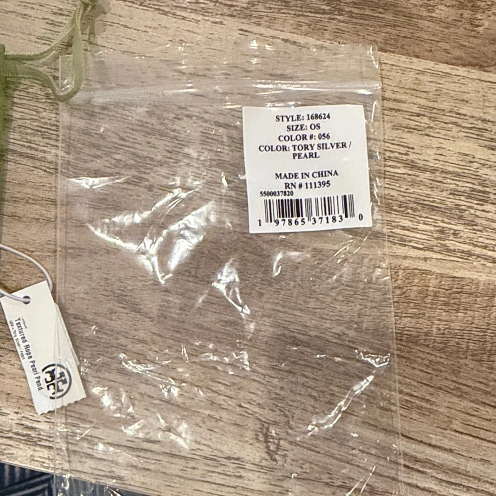 Tory Burch Textured Rope Pearl Pendant in Silver - Picture 9 of 10